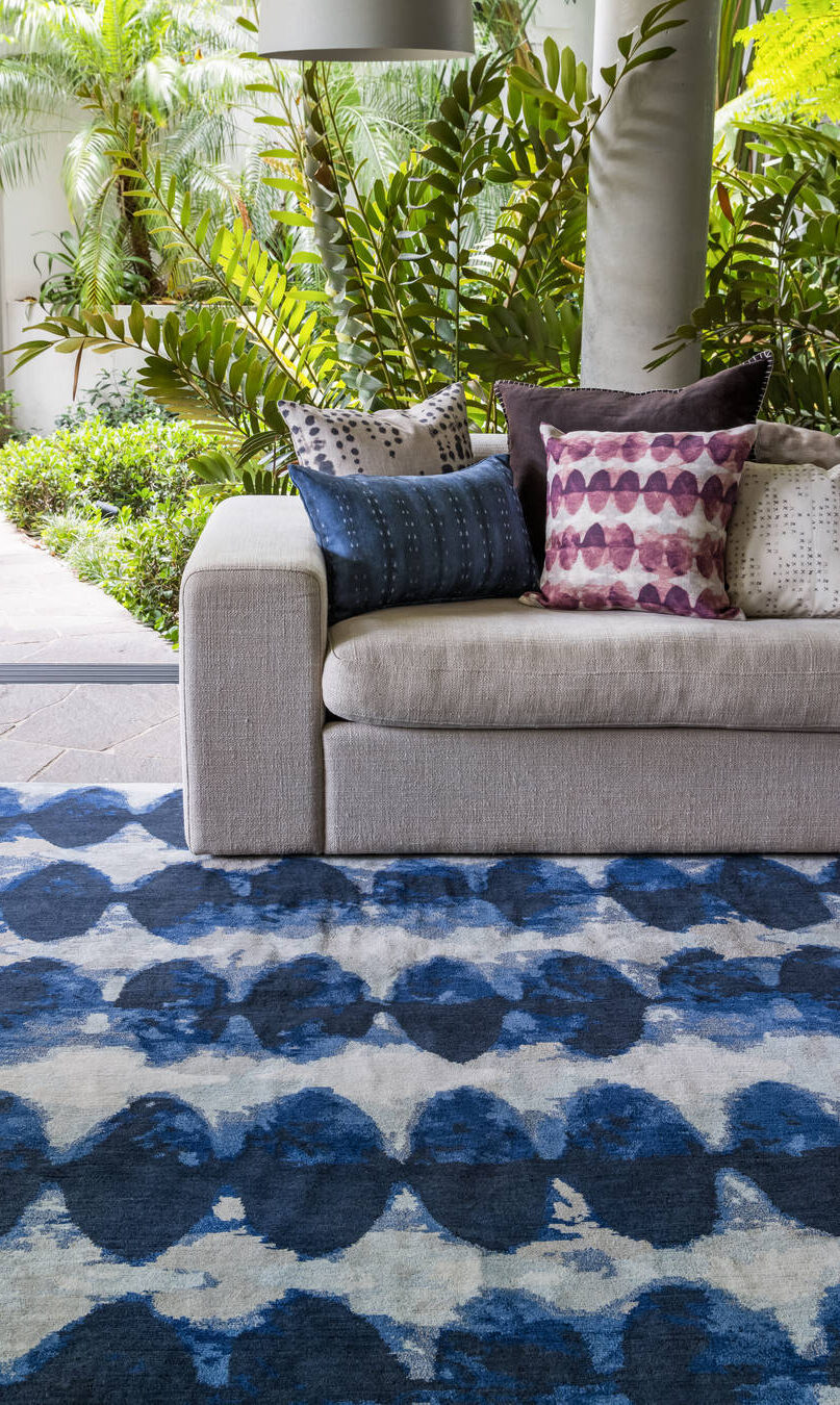 designer rugs shibori Bori blue rug lounge close up e1709185653880