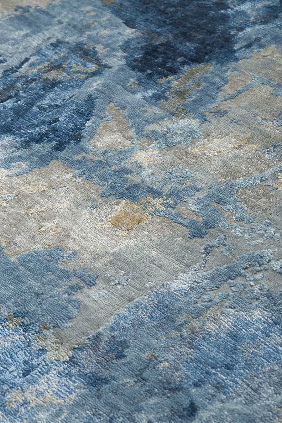 Detailed image of organic Cleopatra handknot rug by Derryn Tal