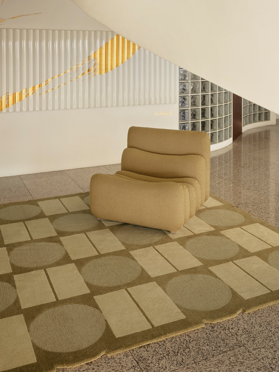 Vivo handknot rug by Greg Natale in a modern interior – designer rug with organic linear pattern, handknotted in wool for soft texture, depth, and artisanal quality