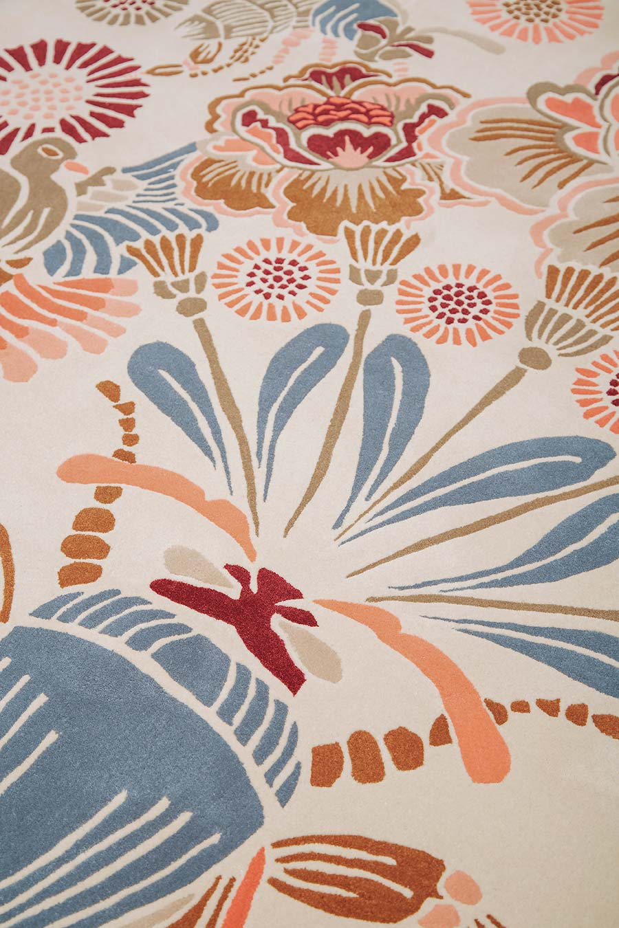 Detailed image of floral Honeybee rug by House Of Heras