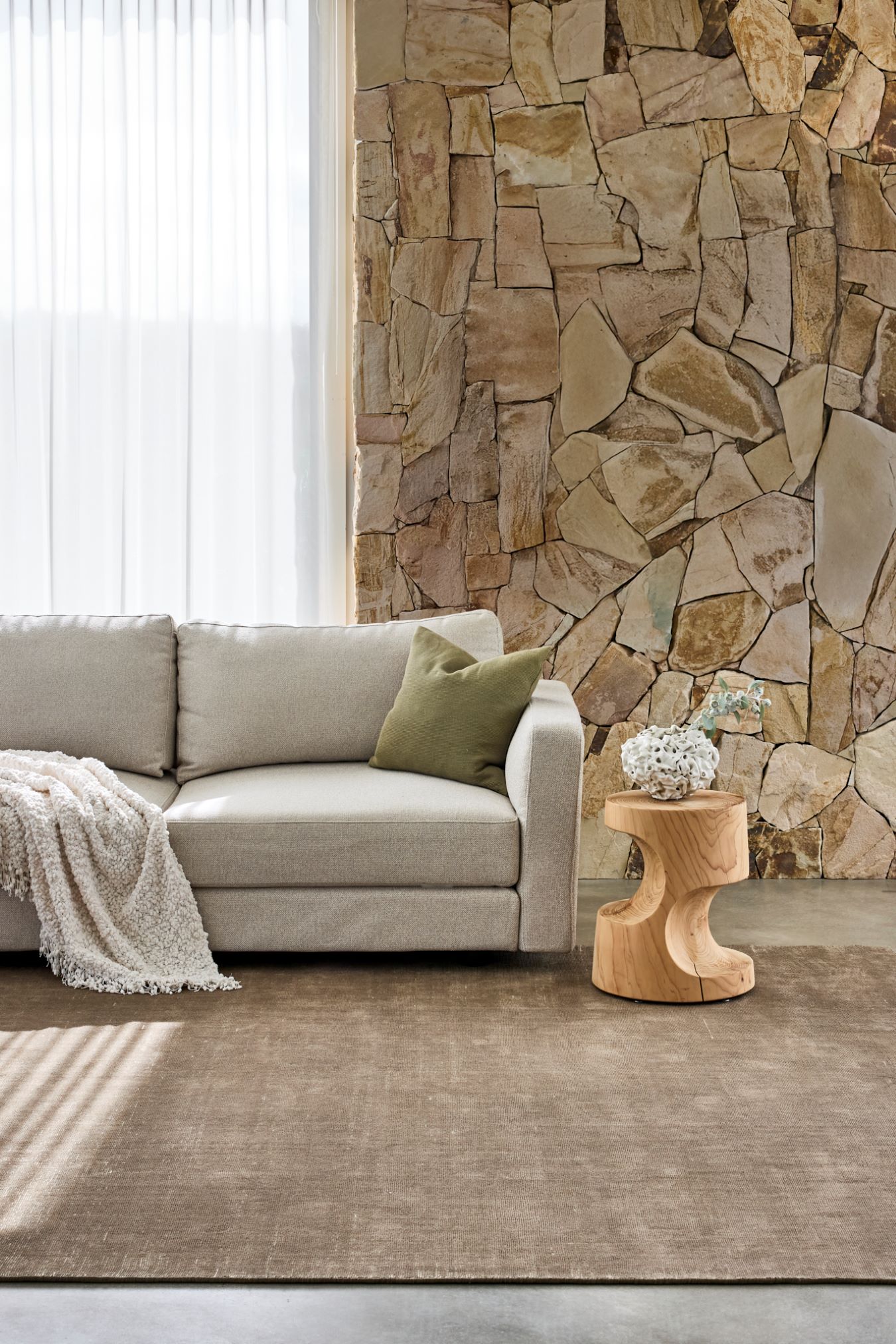 location image of the ravira taupe-beige rug
