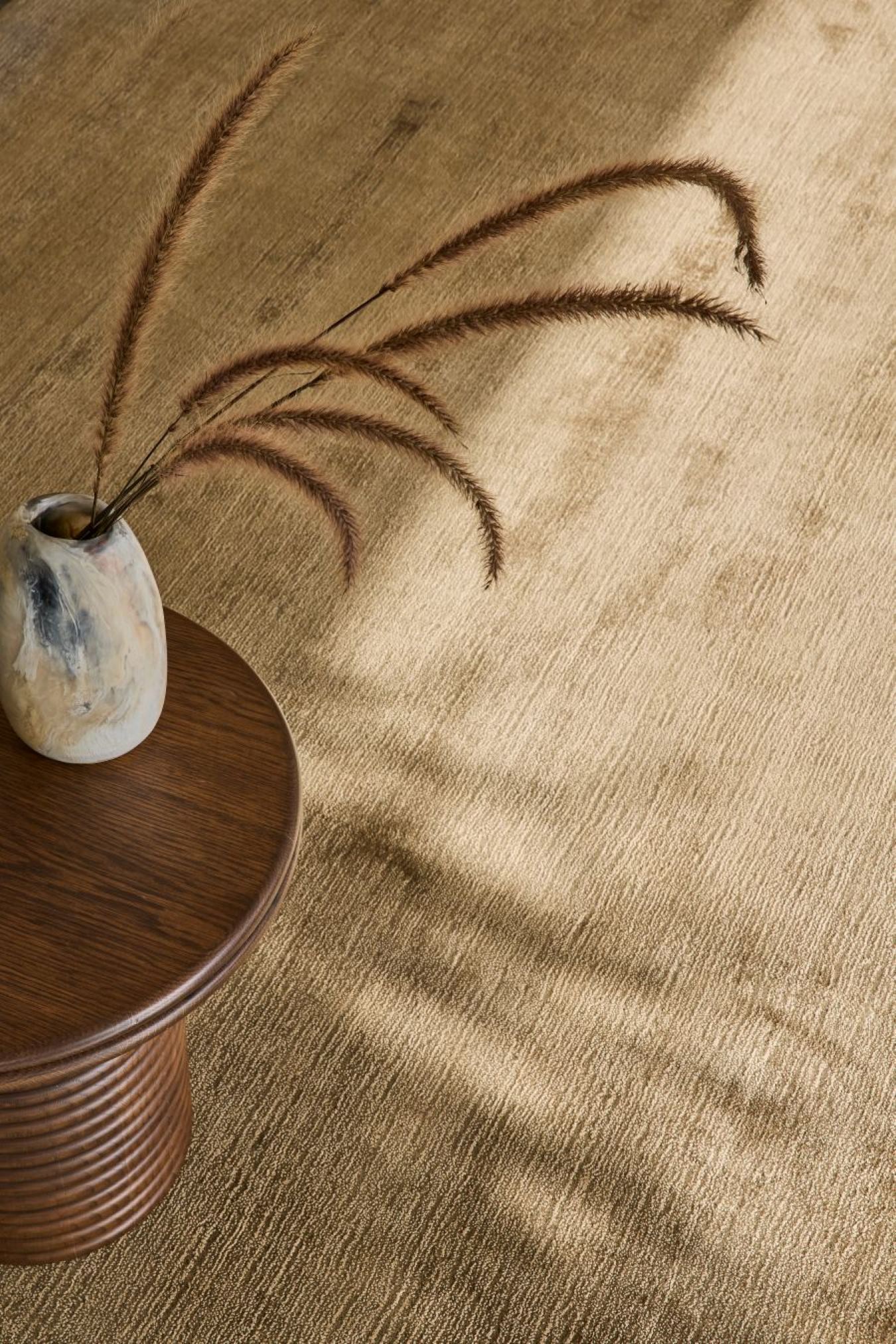 close up image of the sabi-cognac rug