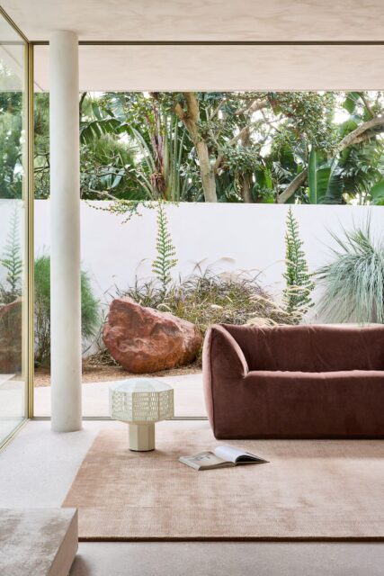 location image of the sabi-blush rug