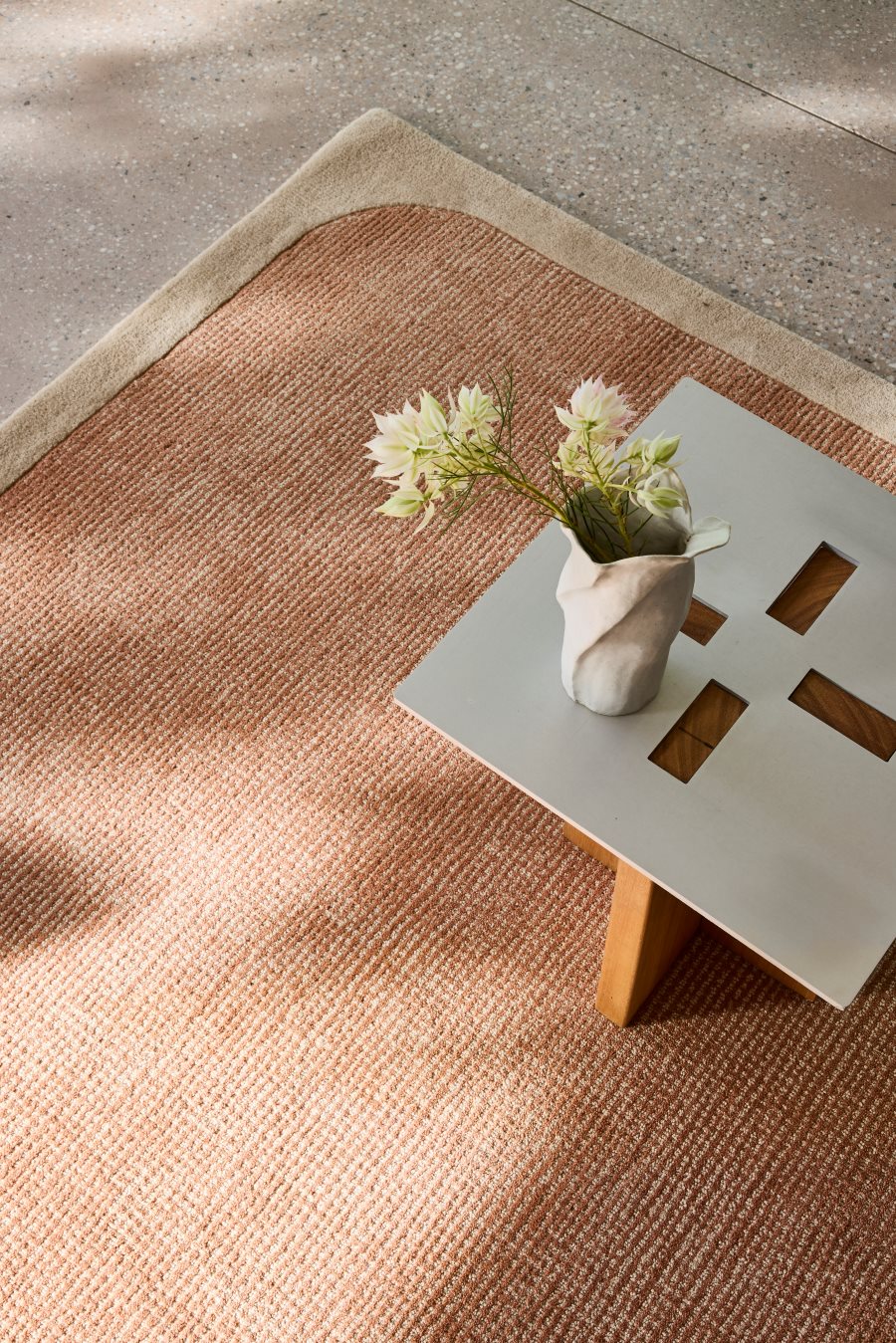 Location image of the wolfram fudge rug with border