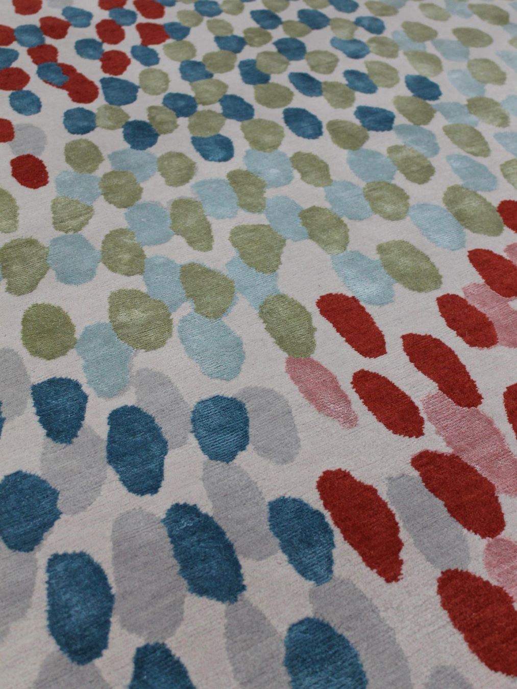designer rugs dotty carousel oh close up