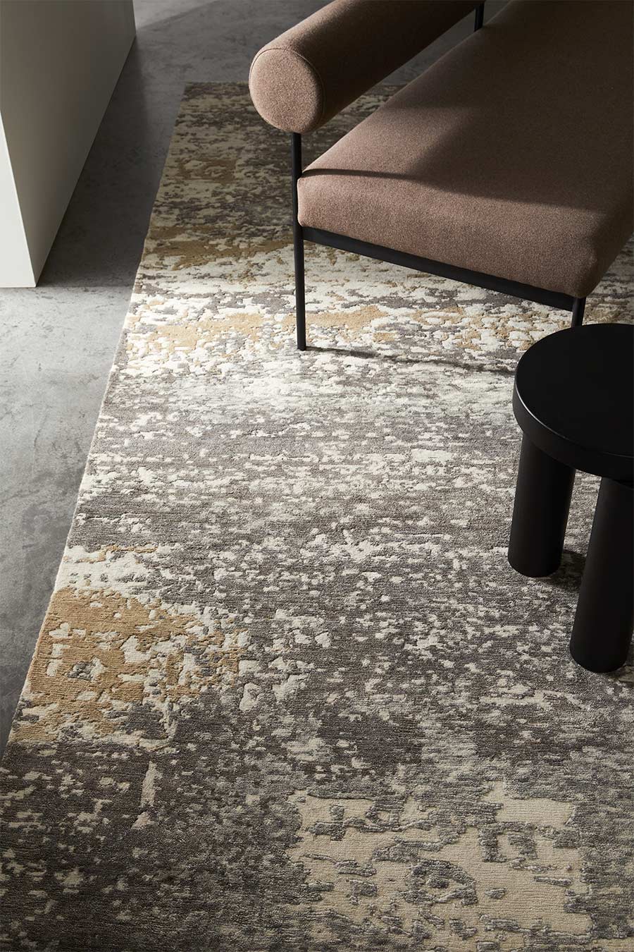 Detailed image of textural Cayman rug in grey colour