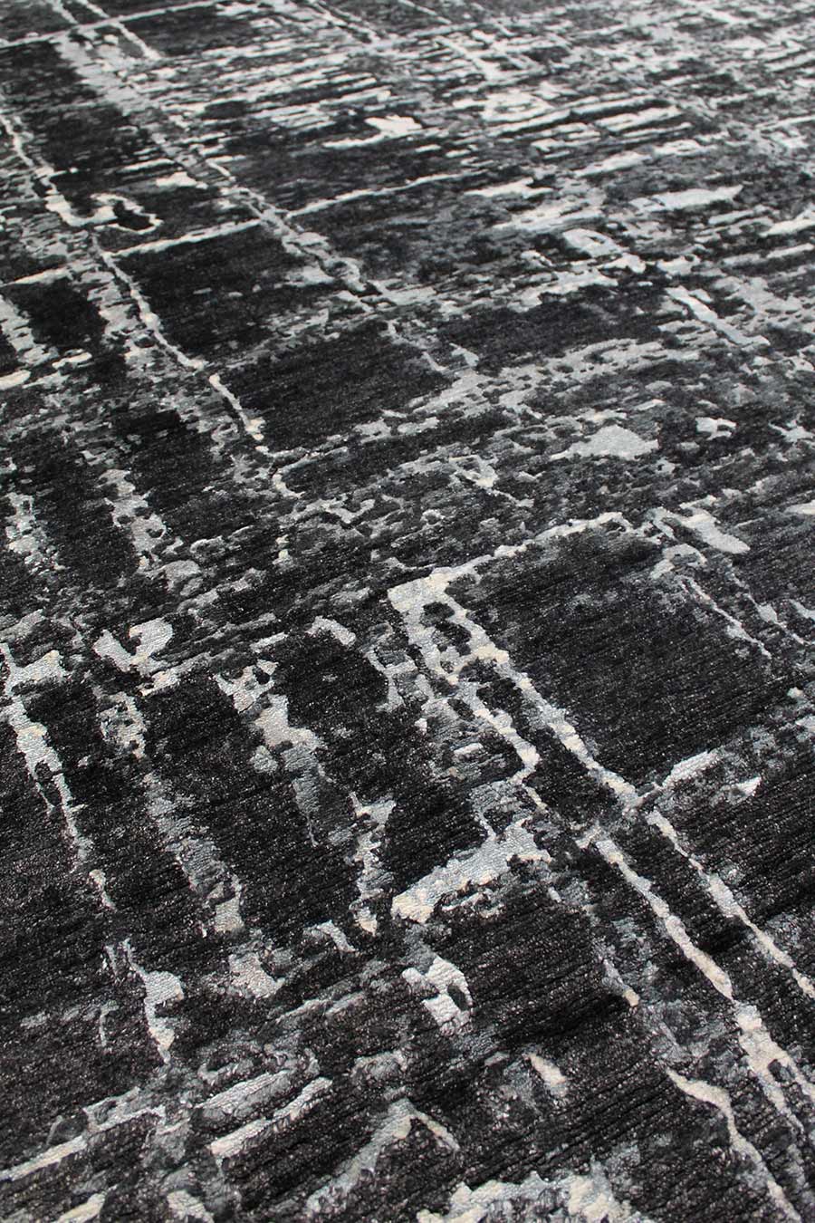 Detailed image of abstract Cityscape rug in black colour