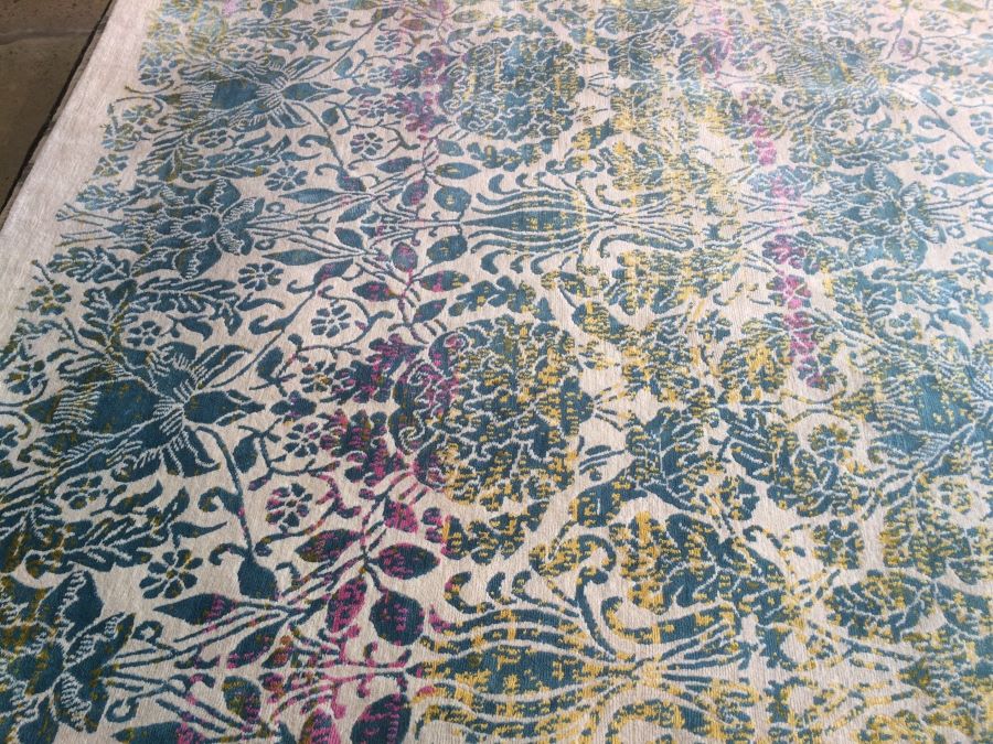 Product image of traditional Majesty rug in blue colour