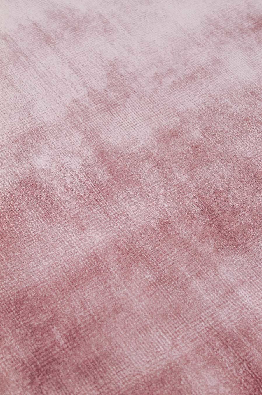 Close up view of metallic Glam rug in pink colour