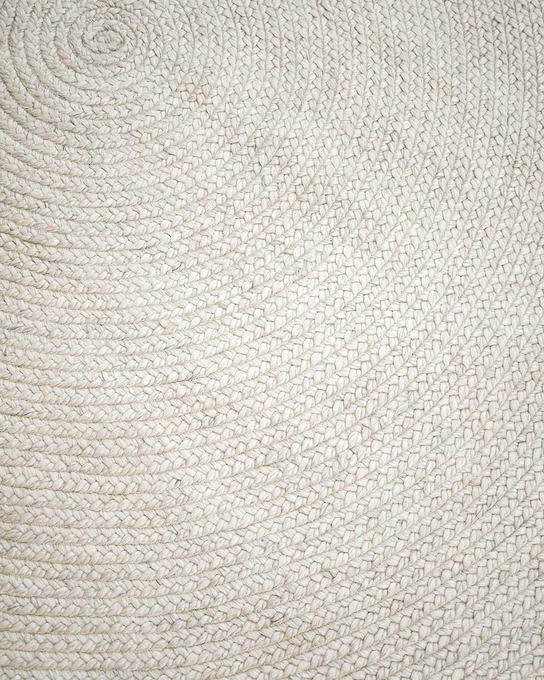 Close up view of Glenmore round rug in white colour